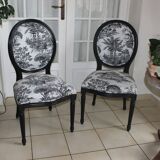 Paire de chaises médaillon style Louis XVI
