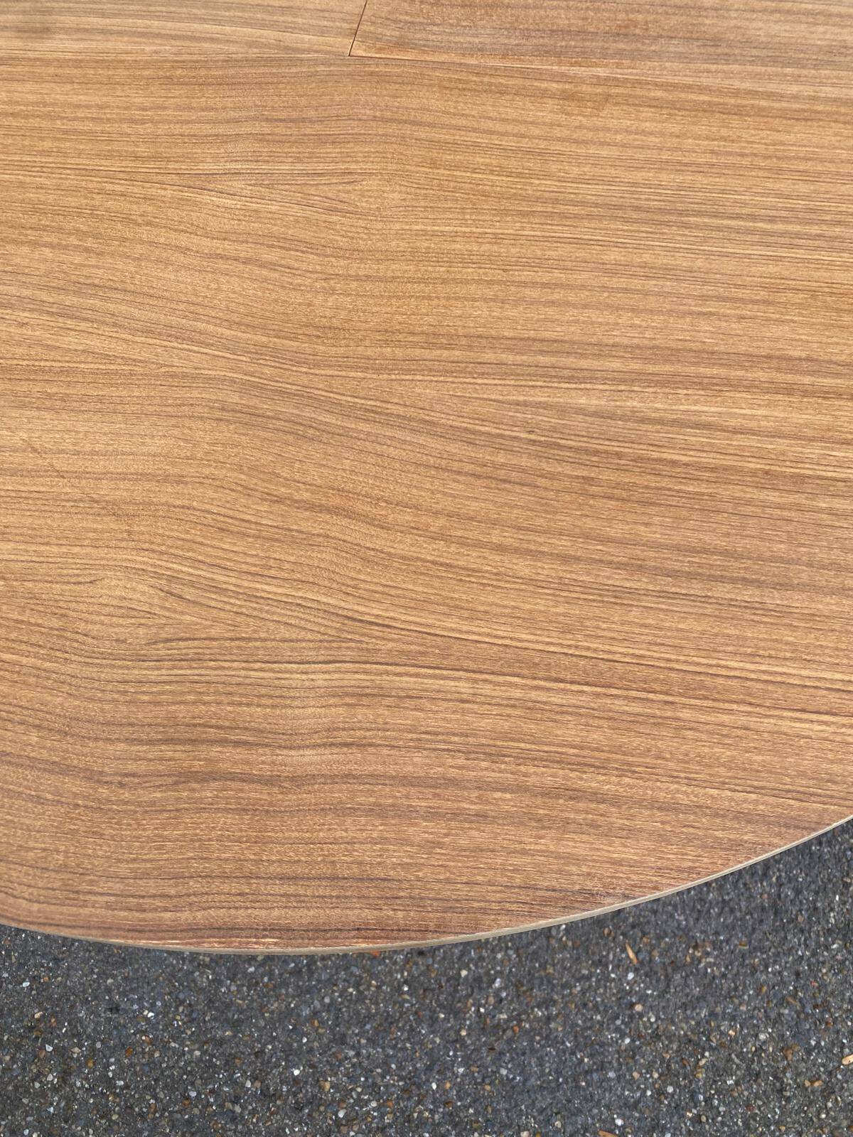Table à manger scandinave ronde extensible rénovée en teck 1950