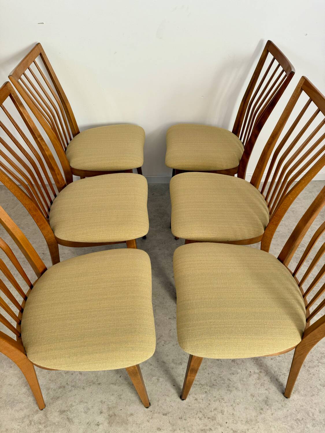 Lot of 6 old solid beech chairs, vintage design from the 60s, new fabric