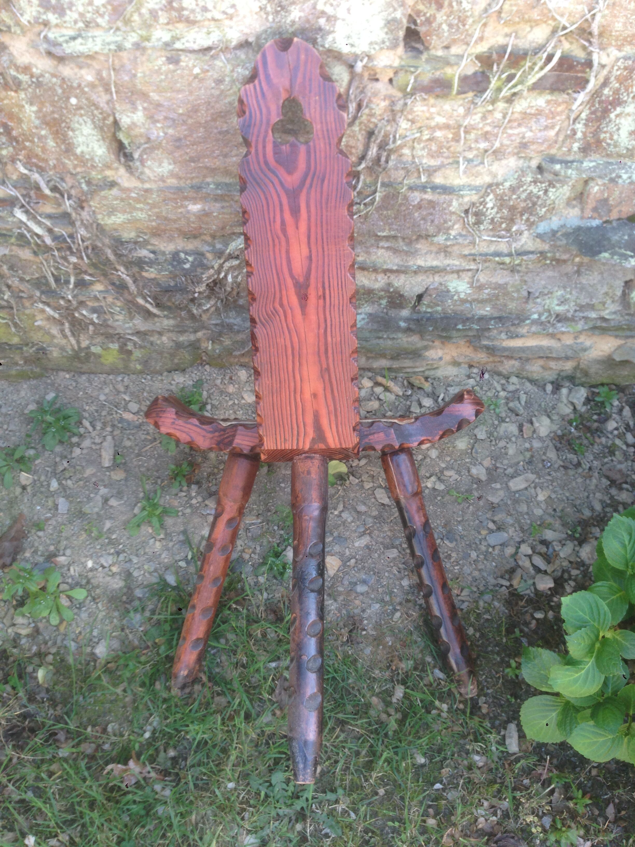 Brutalist tripod chair of conquistadors in fir and leather