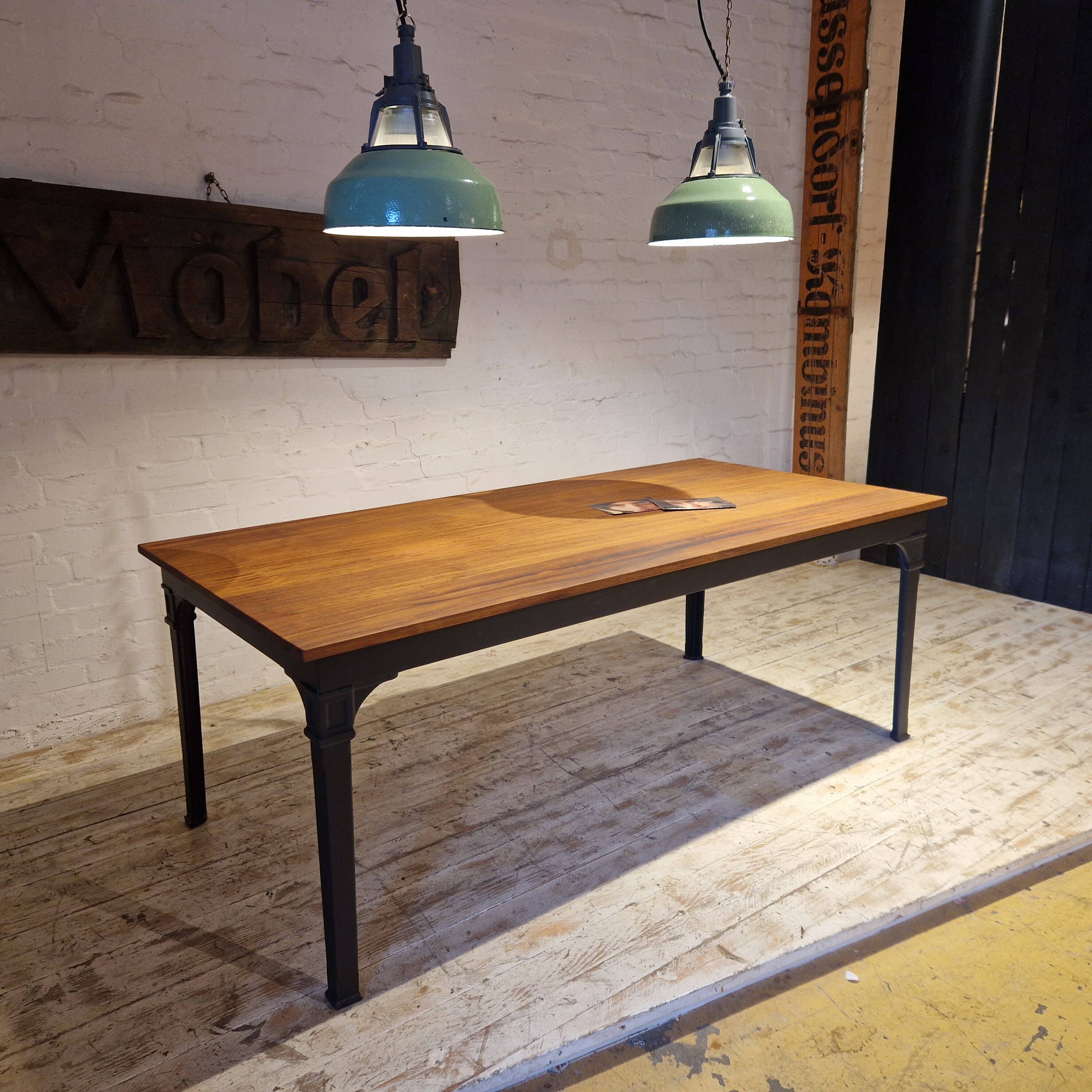 Esstisch "Telegraf" Kambala