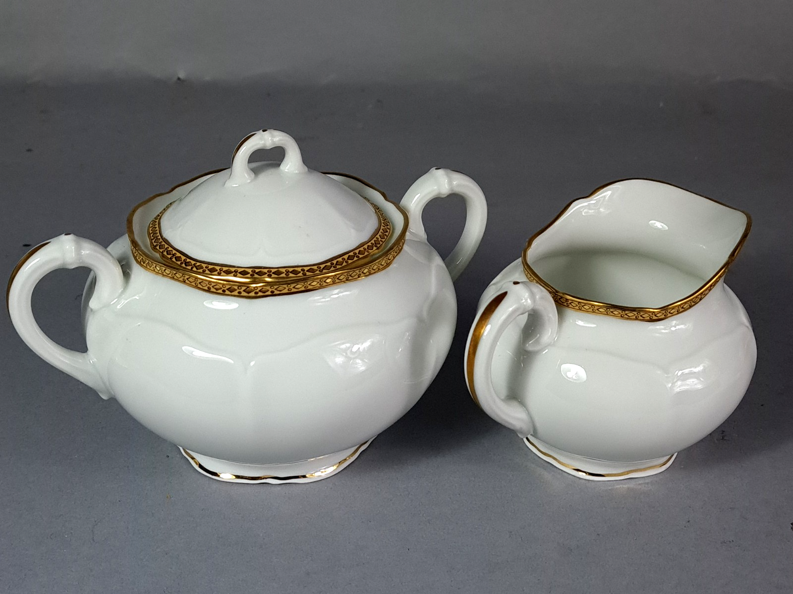 Complete coffee service for 6 people, Giraud Limoges lotus-shaped porcelain C749
