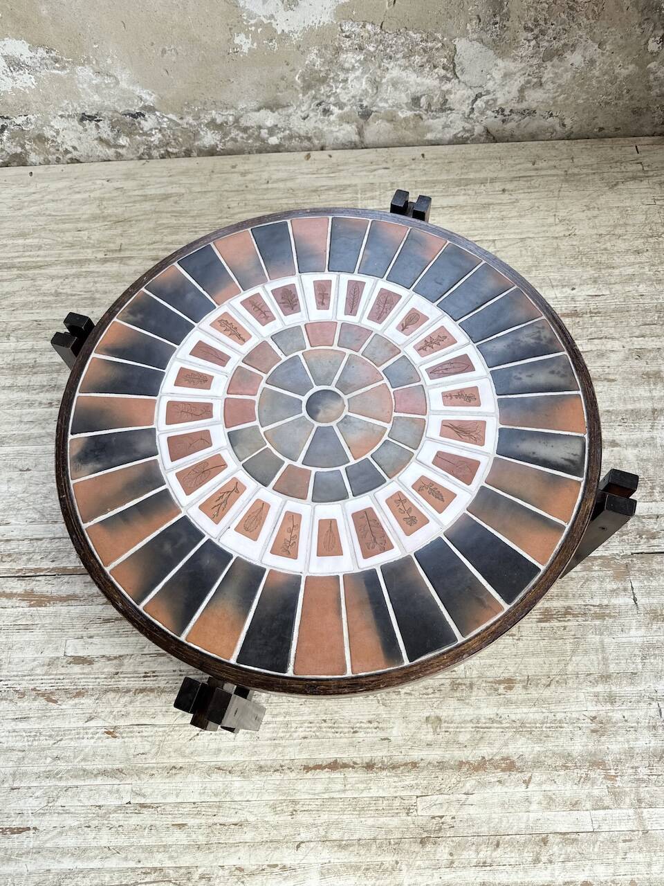 Round coffee table Roger Capron herbarium terracotta