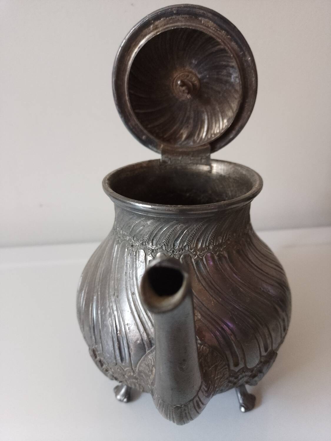 Sheffield teapot, silver, 19th century.