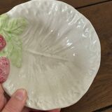 Vintage plat creux et ses 6 coupelles barbotine fraises