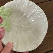 Vintage hollow dish and its 6 strawberry slip bowls