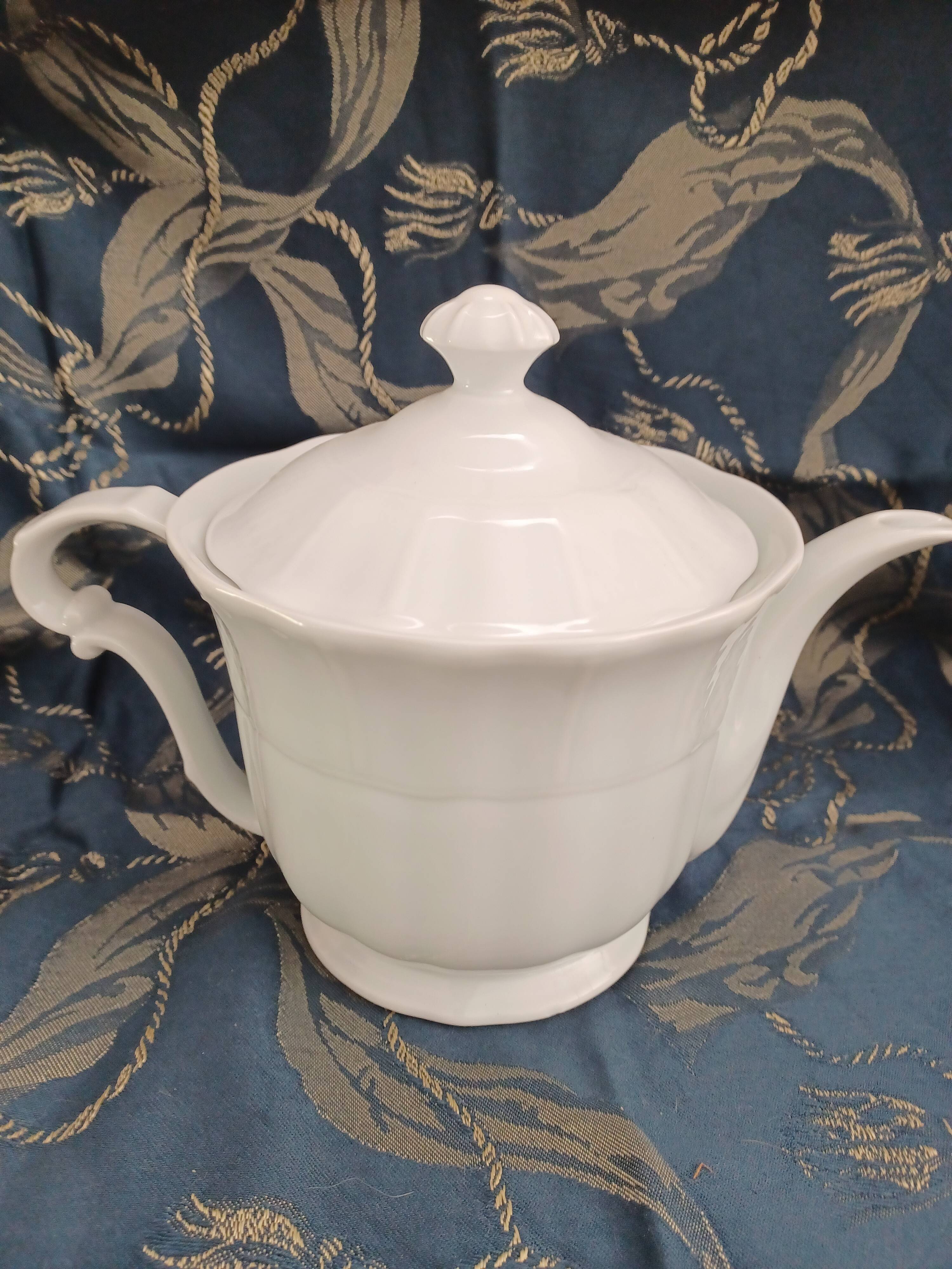 White porcelain tea.