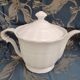 Theiere porcelaine blanche.