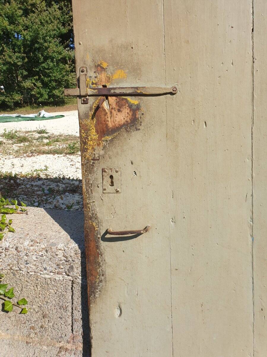 Cellar door, barn or attic with traditional whistle struts - early 20th century