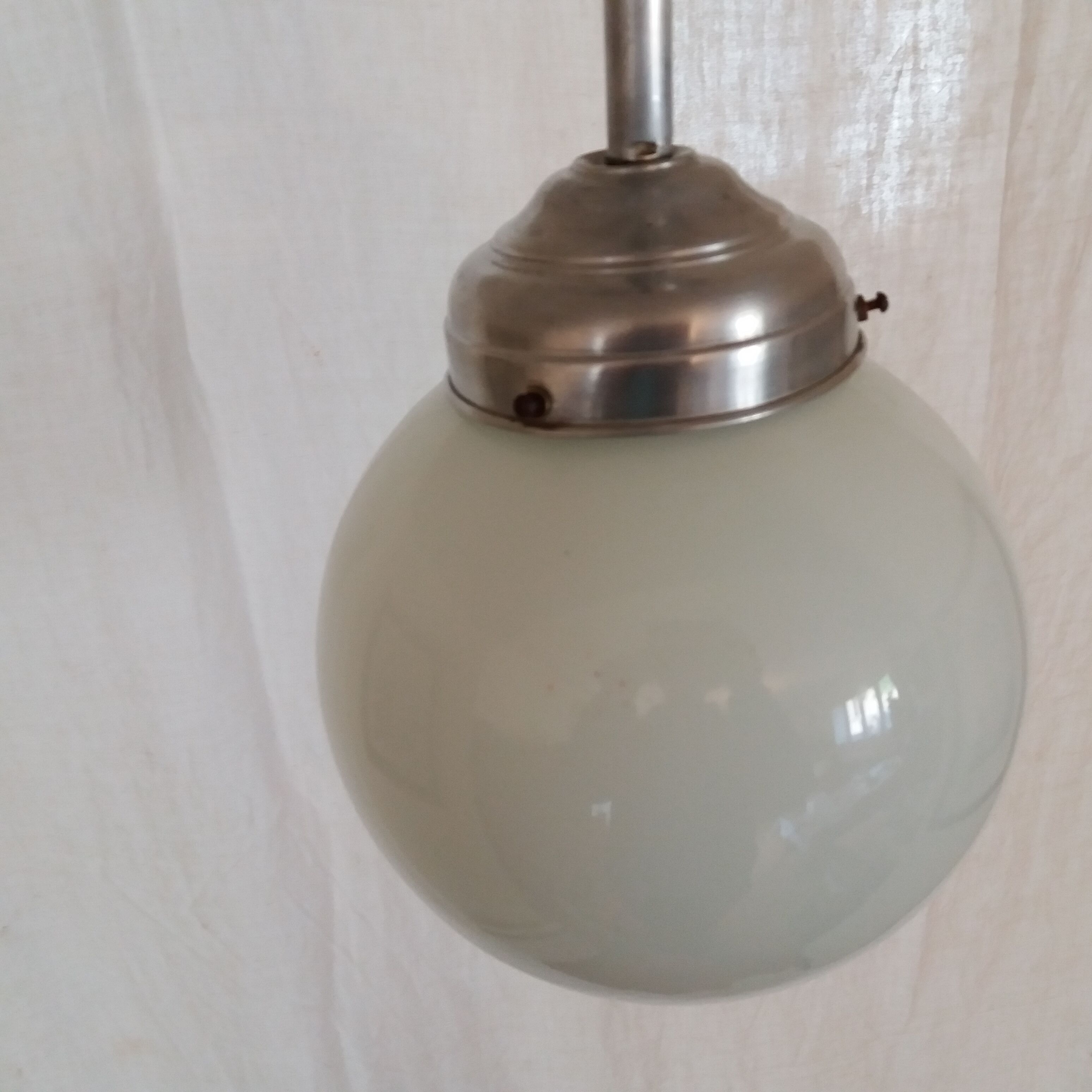 Ball hanging lamp