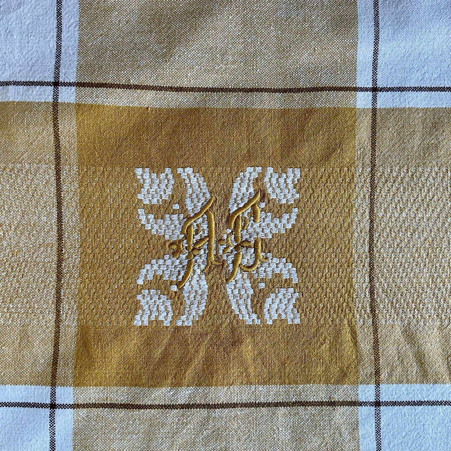 4 vintage embroidered napkins