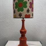 Lampe orange et abat-jour motif fleuri années 1970