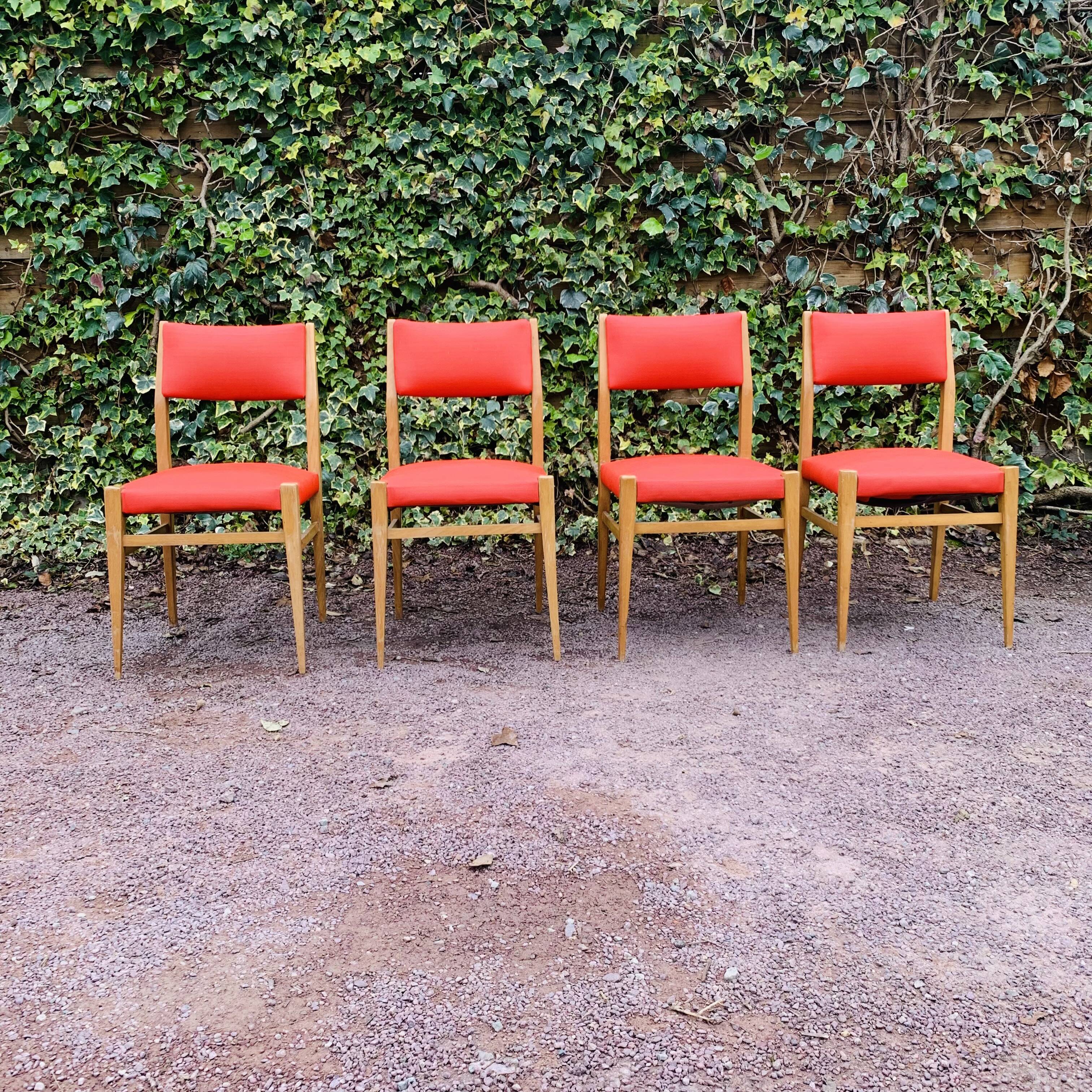 Set of 4 vintage chairs