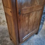 Armoire à linge, bonnetière ancienne en merisier français