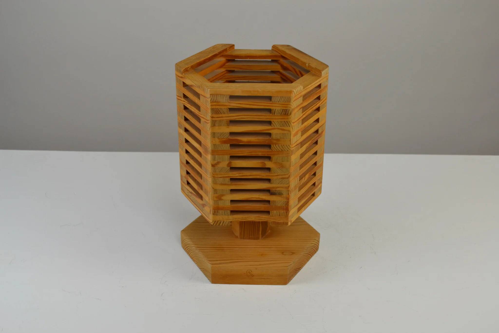 Pine table lamp by Pelle Snickare, Sweden, 1970s