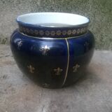 Cache pot in ancient faience