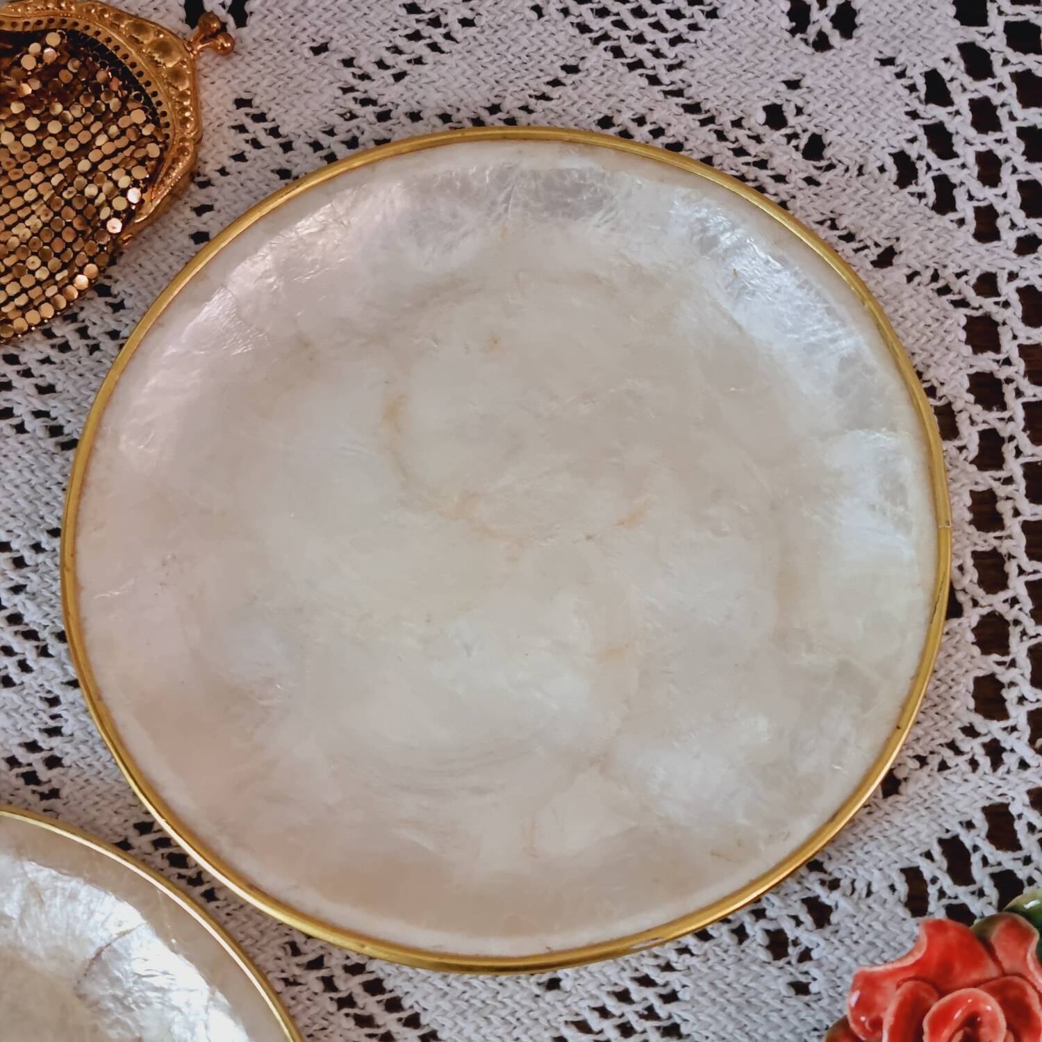 Mother-of-pearl pocket tray