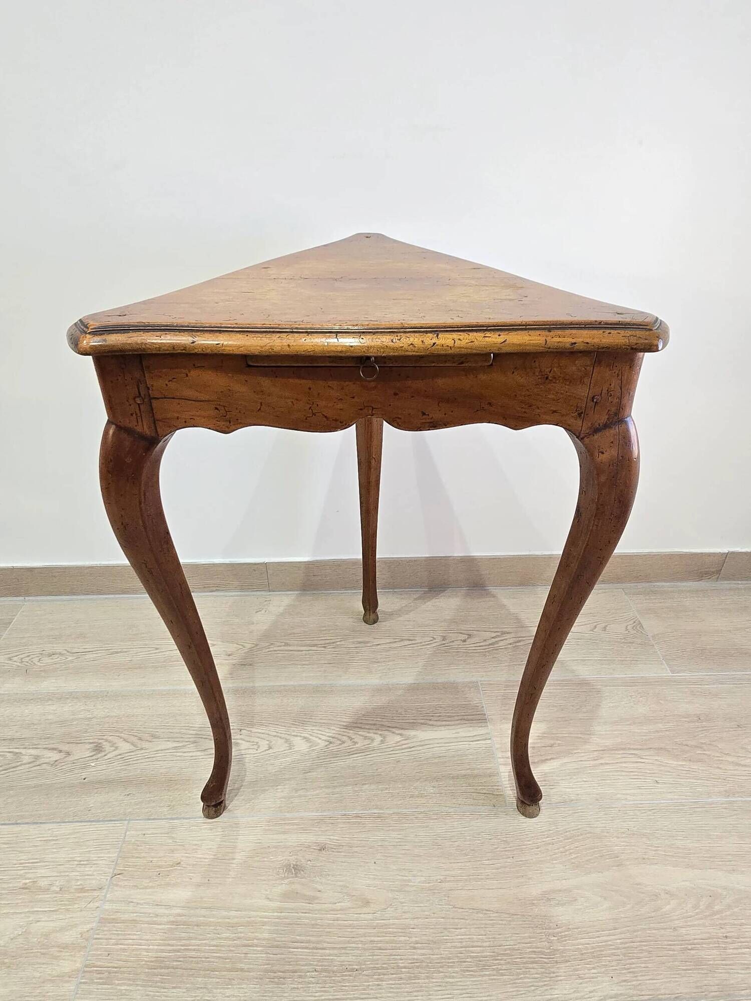 Triangular writing table – stamped André Mailfert (Orléans) – Louis XV style