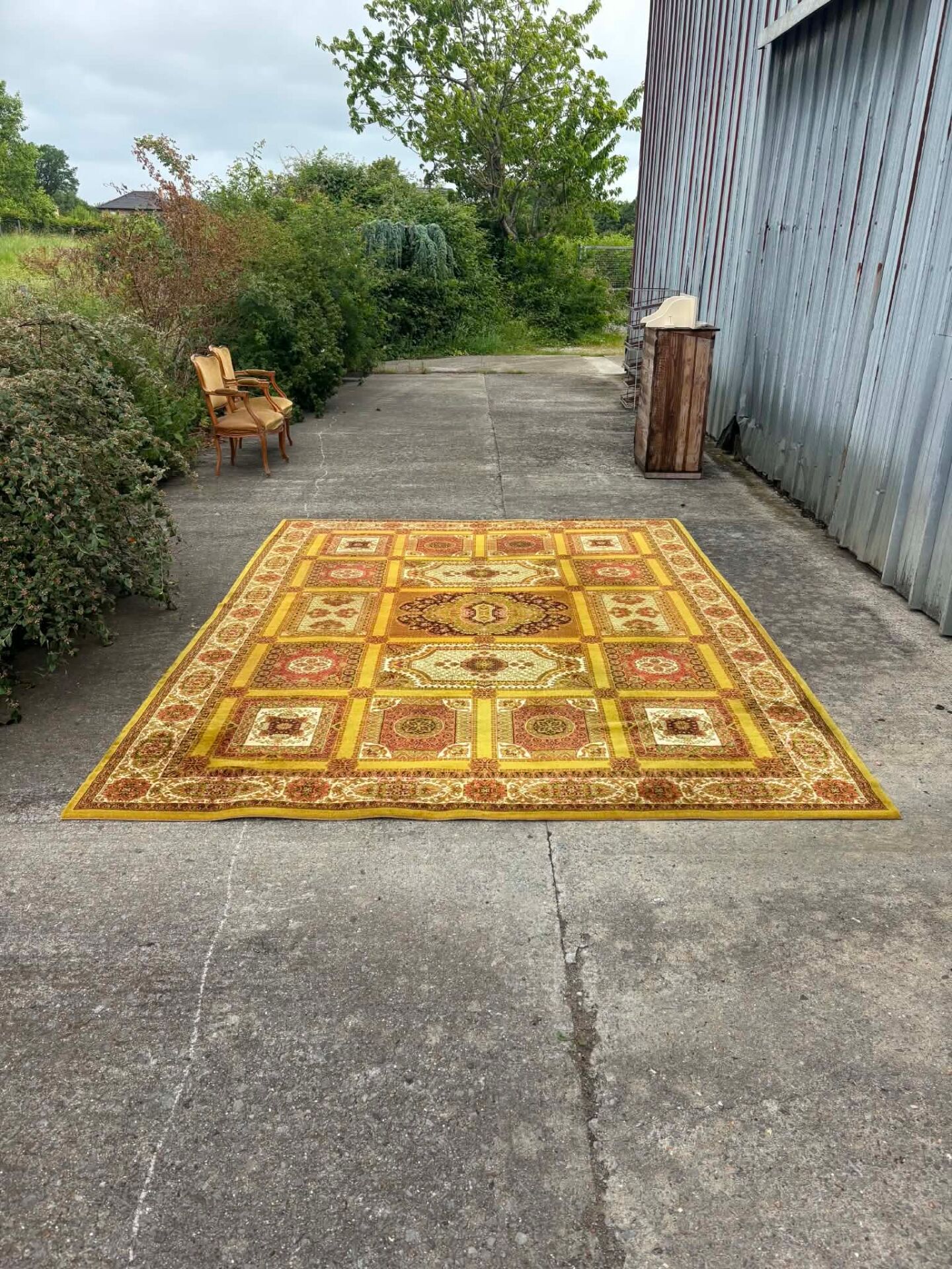 Large carpet