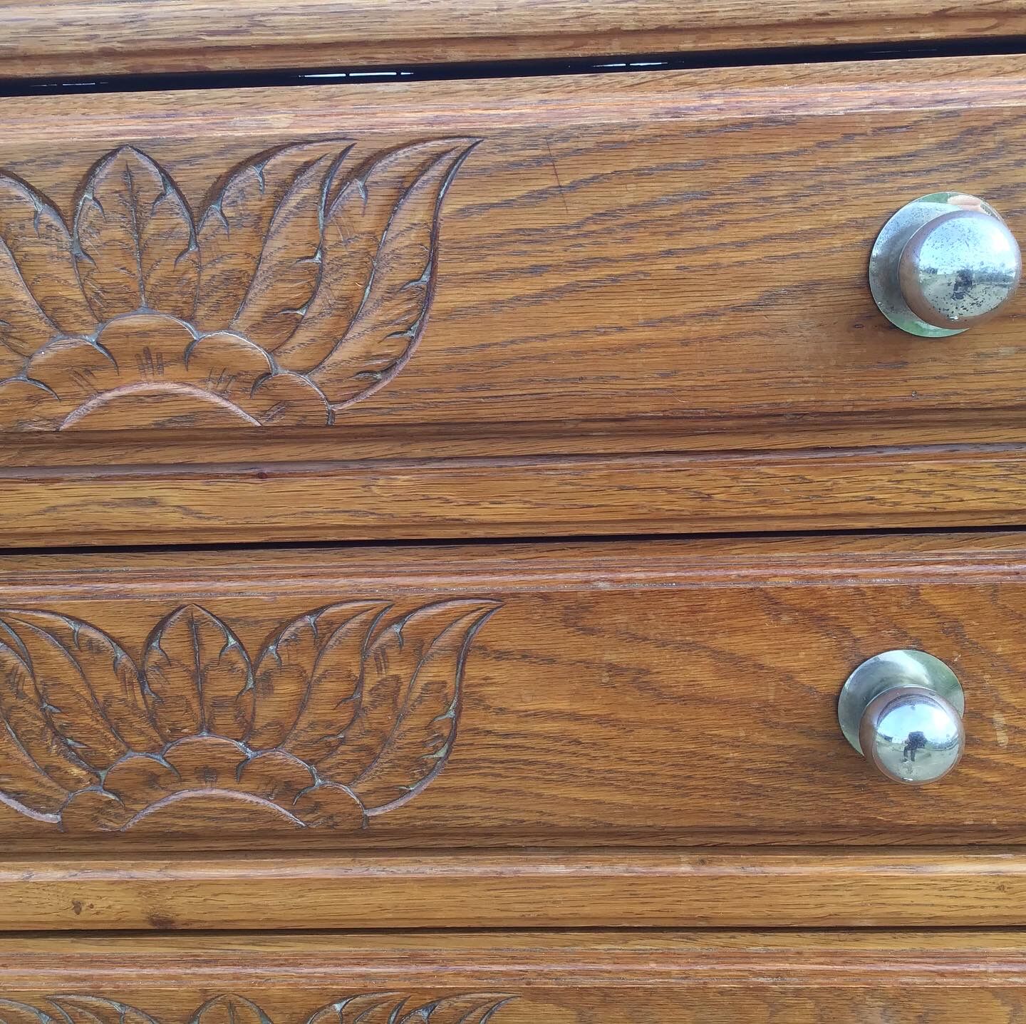 Chest of drawers year 30 in golden oak