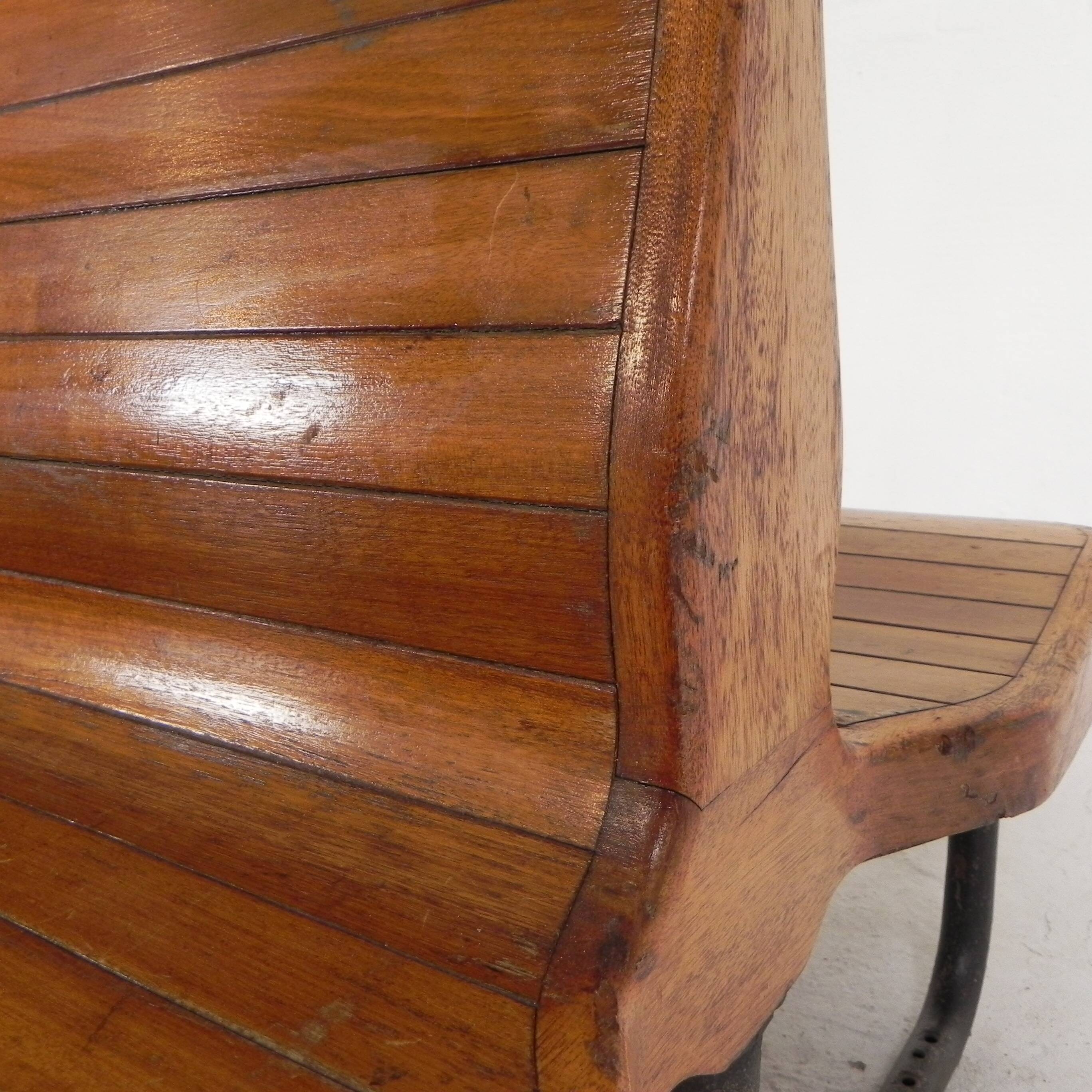 Banc de train en teck double face, années 1930