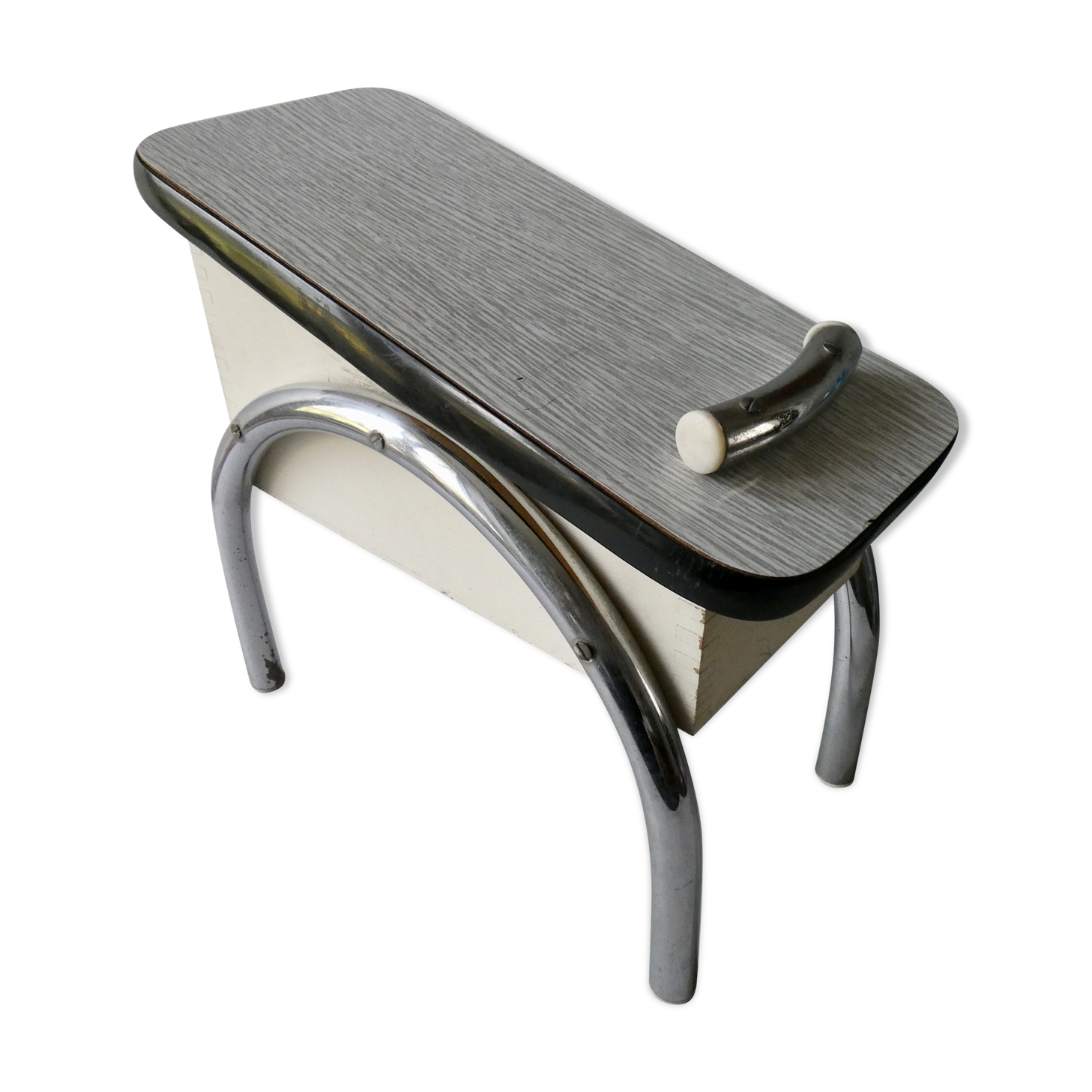 Rest feet, waxer chest, in Formica, 60s