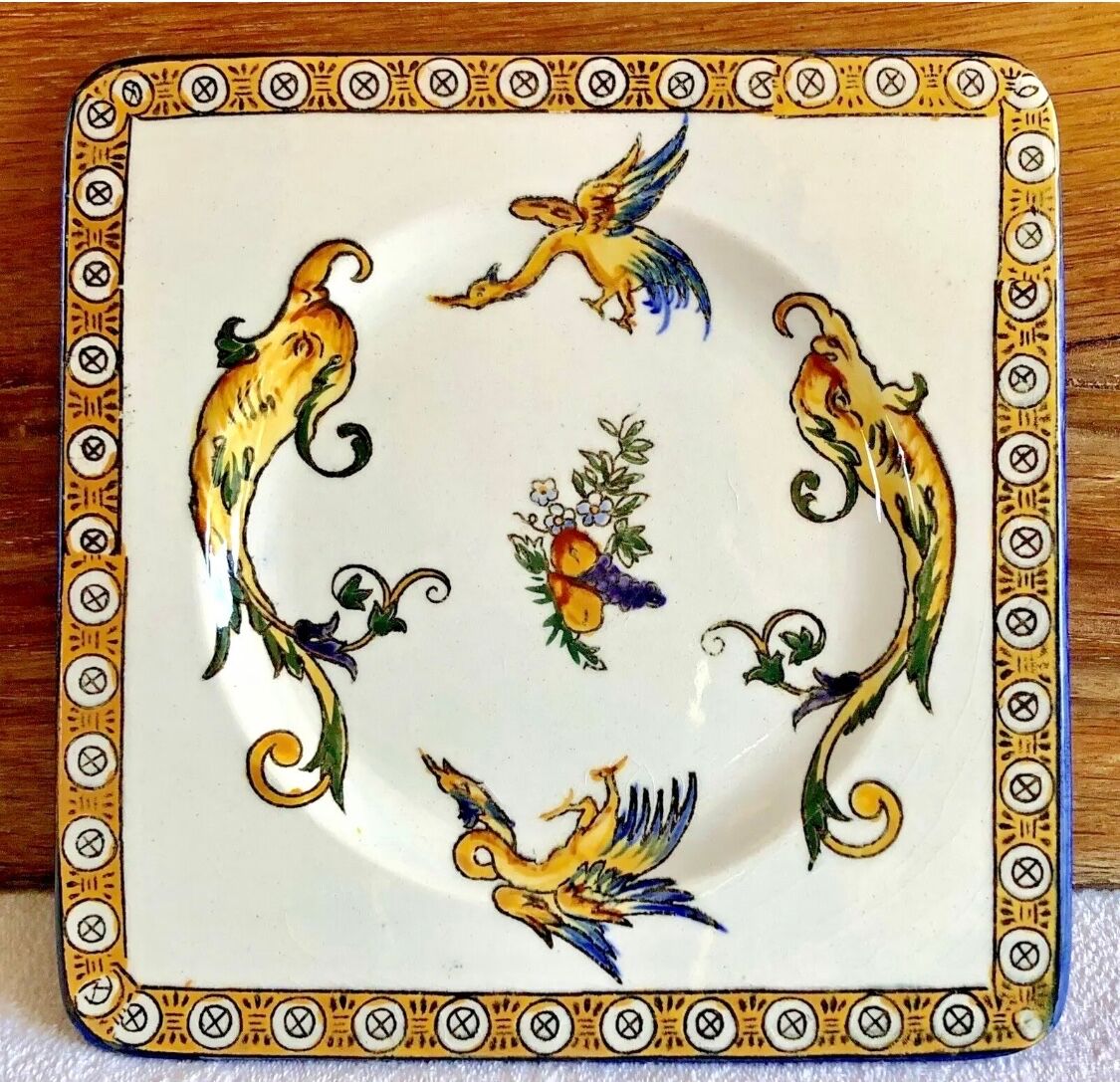 6 assiettes Gien carré à cake décor Renaissance blanche XIX