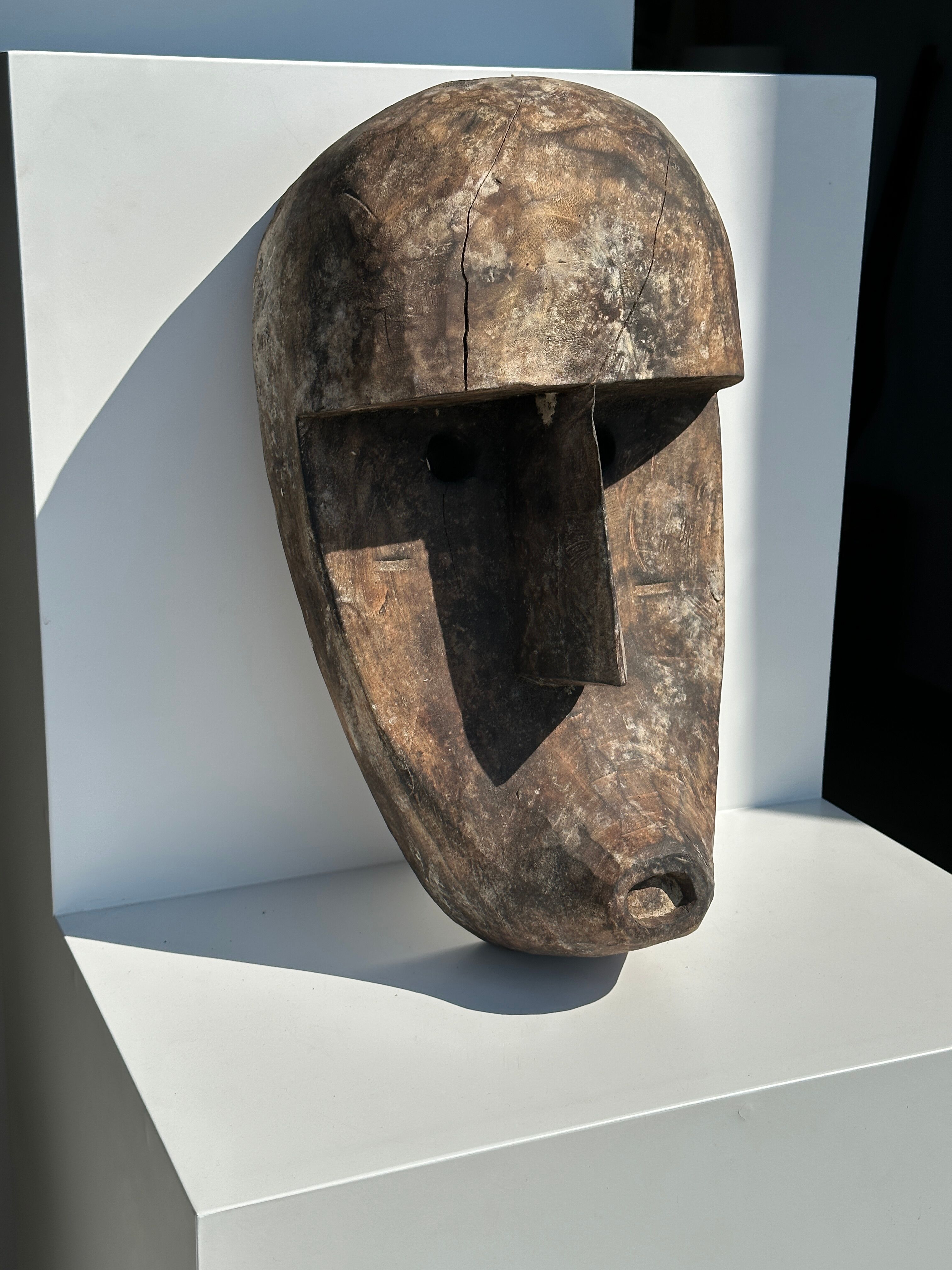 Large Timor mask in patinated wood H:50cm (1)