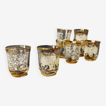 Lot de 8 petits verres décorés et liseré doré