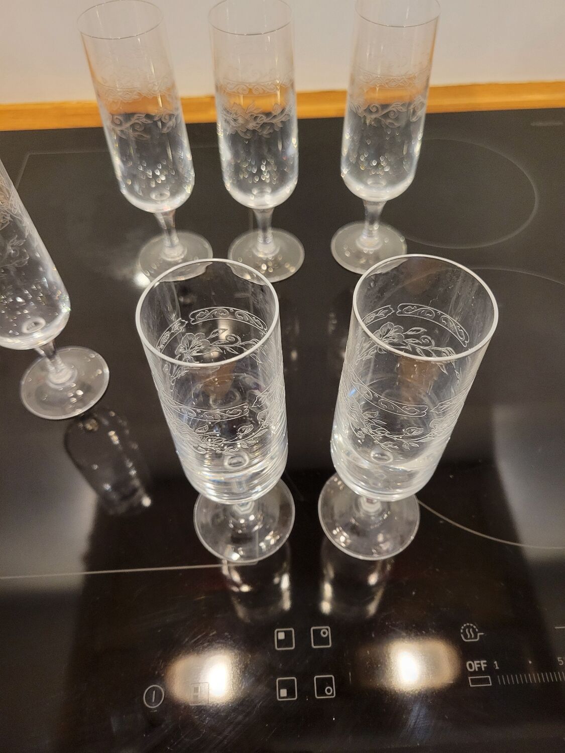 6 engraved crystal champagne flutes (floral) 1920