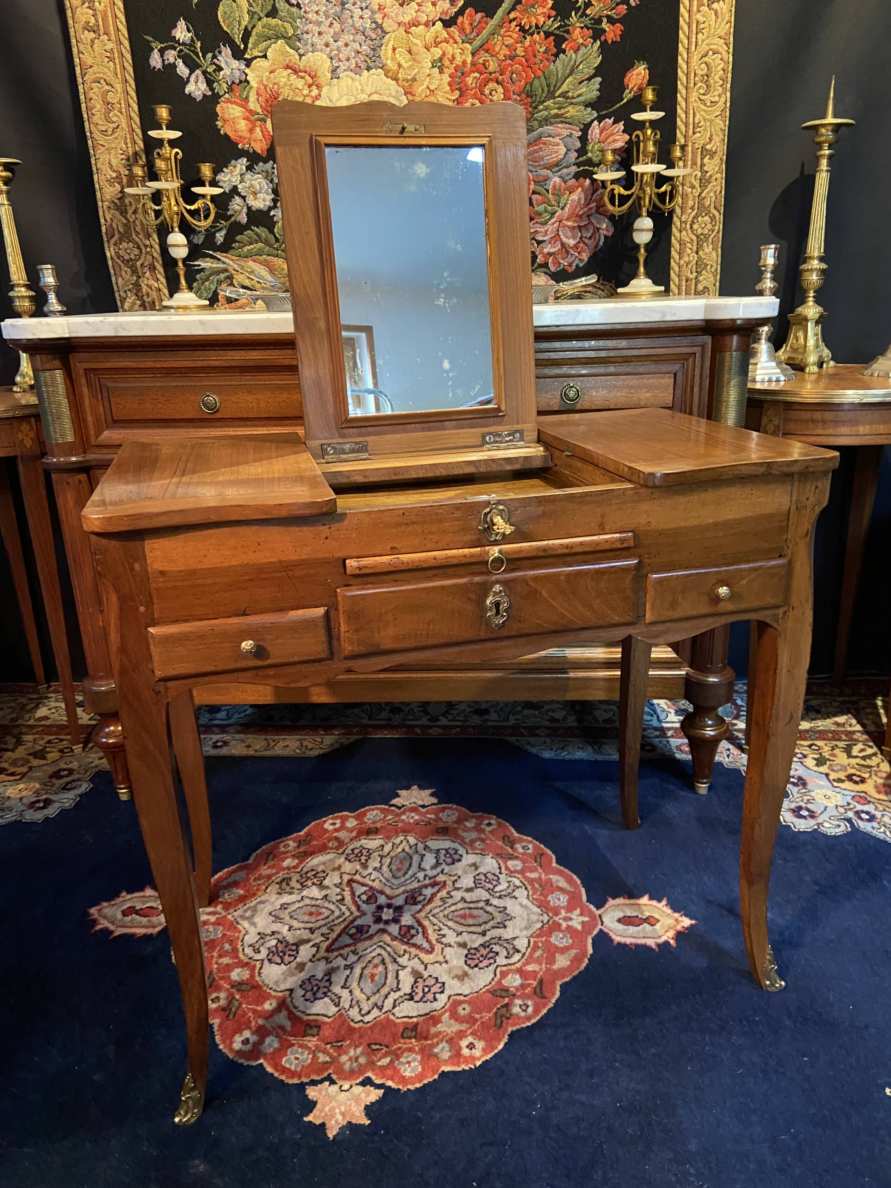 Louis XV walnut hairdresser from the 18th century marked N. Armant.