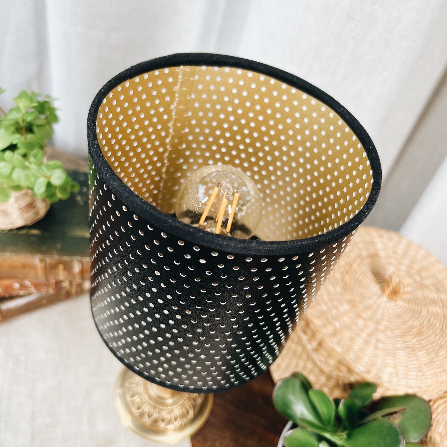 Lamp with its bronze foot