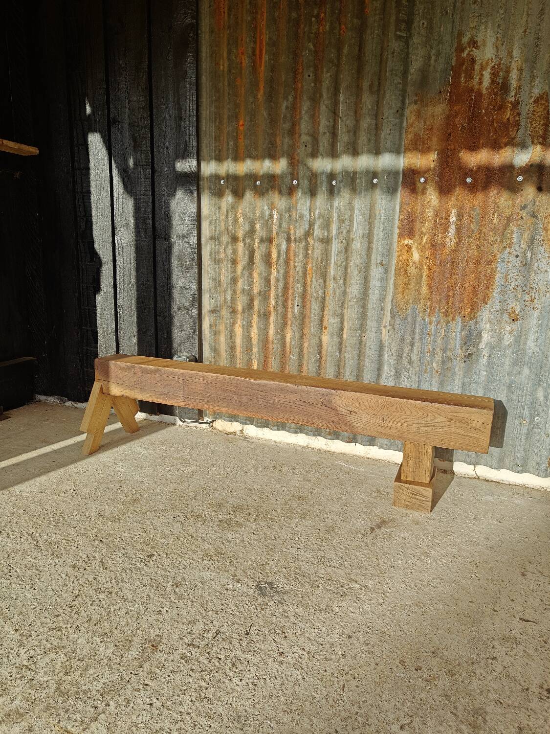 Artisanal oak beam entrance bench