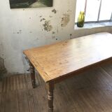 Turned legs farm table