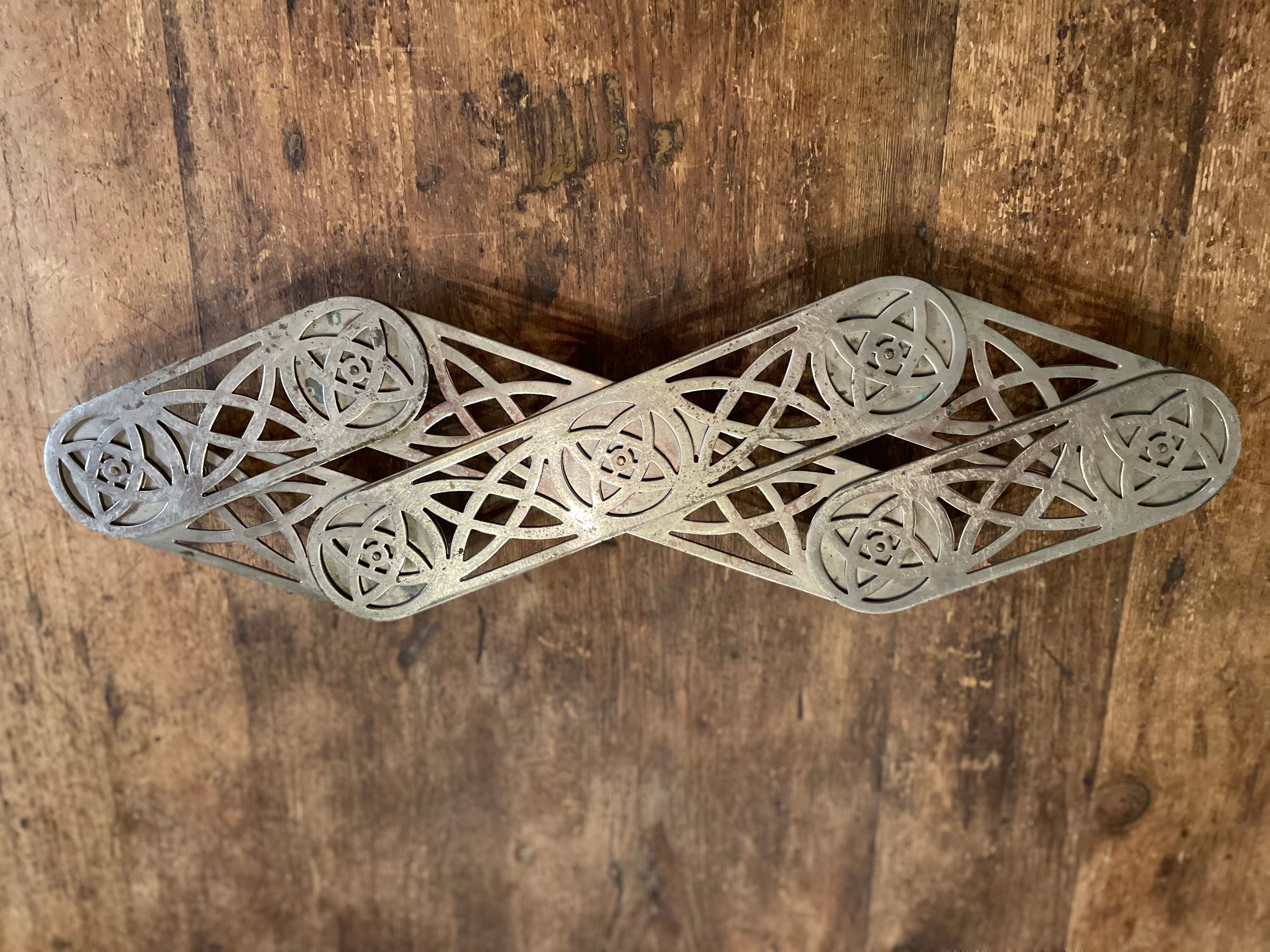 Flat underside accordion with wheels 1930