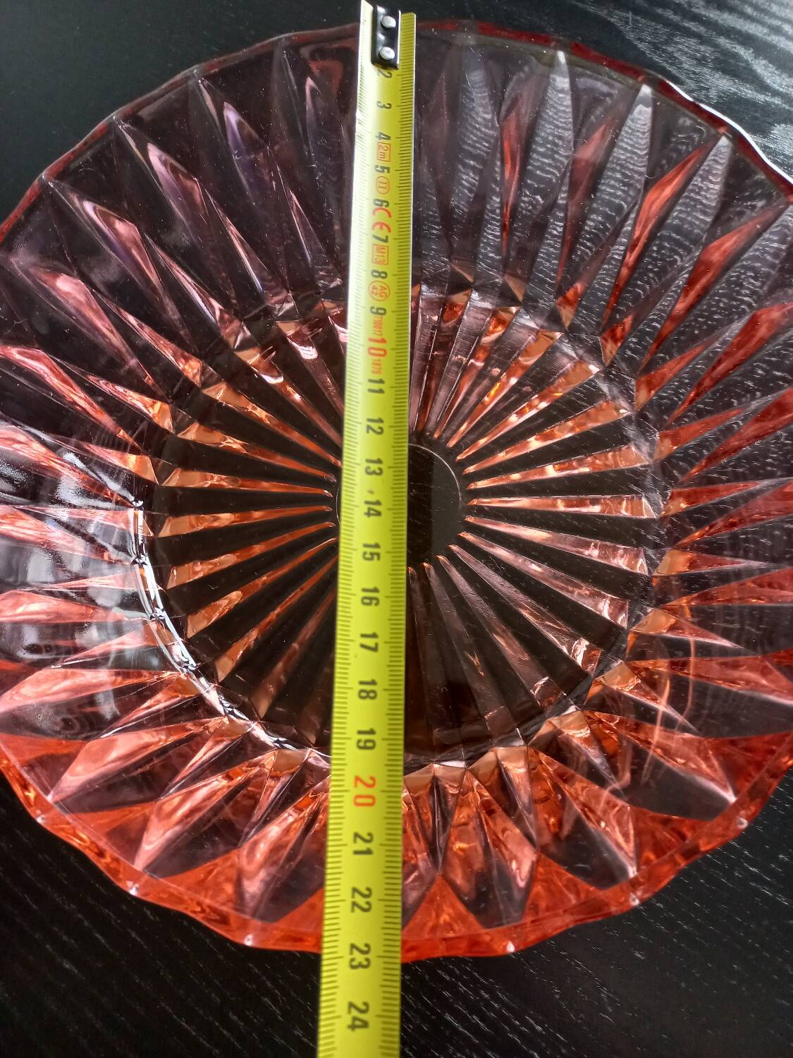 Chiseled pink glass salad bowl