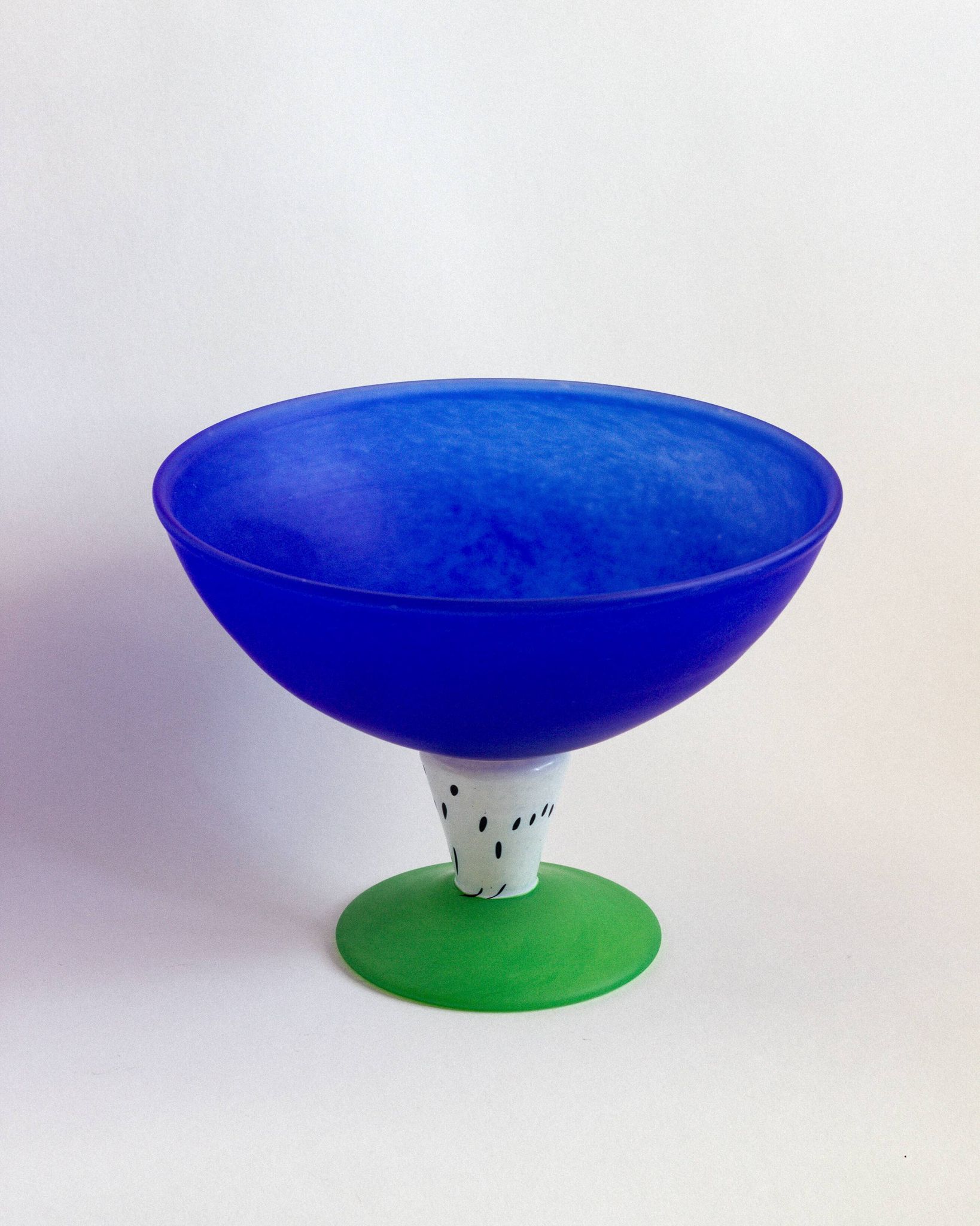 Fruit dish, fruit bowl, standing bowl, Gunnel Sahlin x Kosta Boda, Sweden