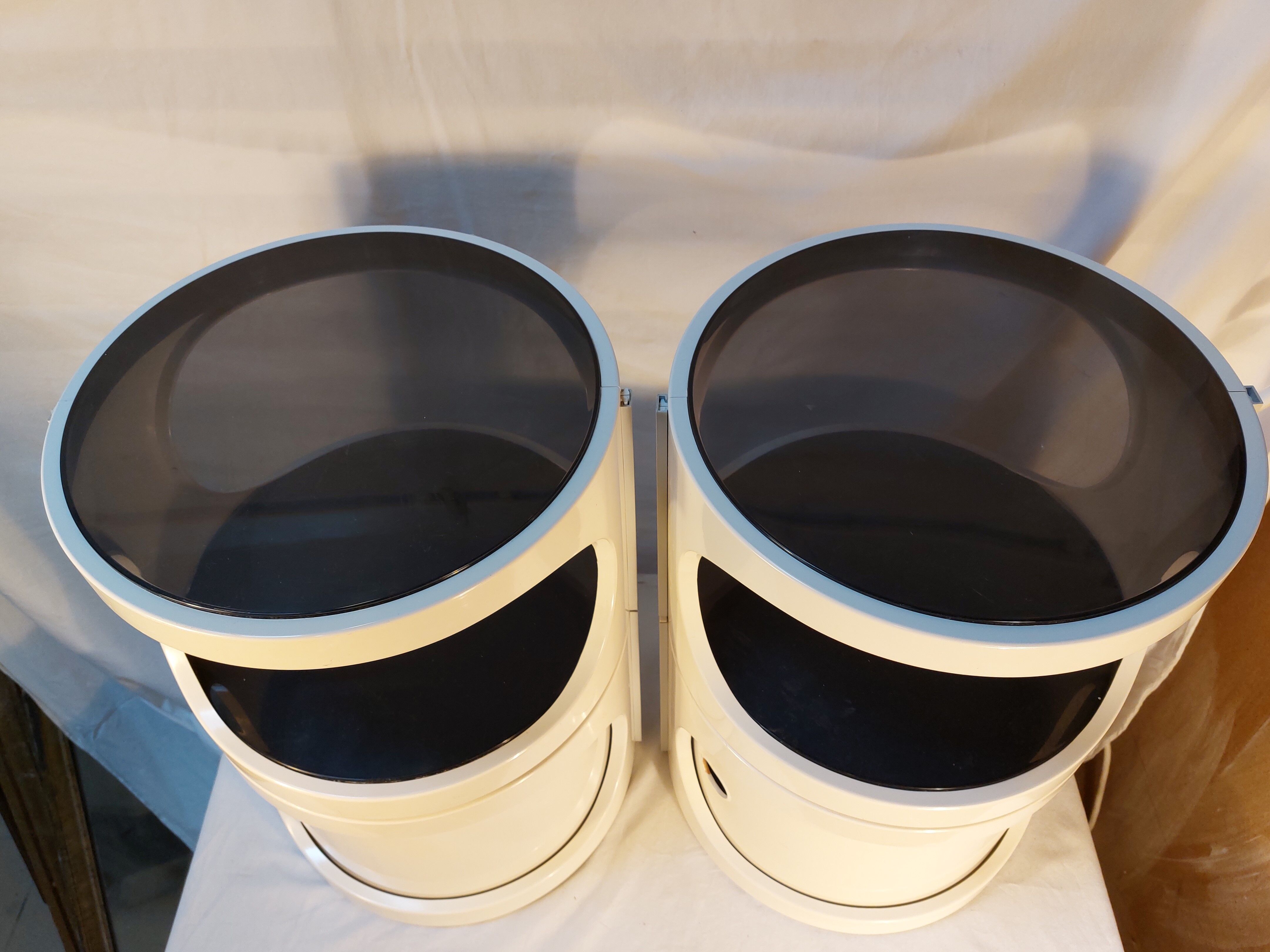 Paire de chevets cylindriques vintage en plastique ABS empilables