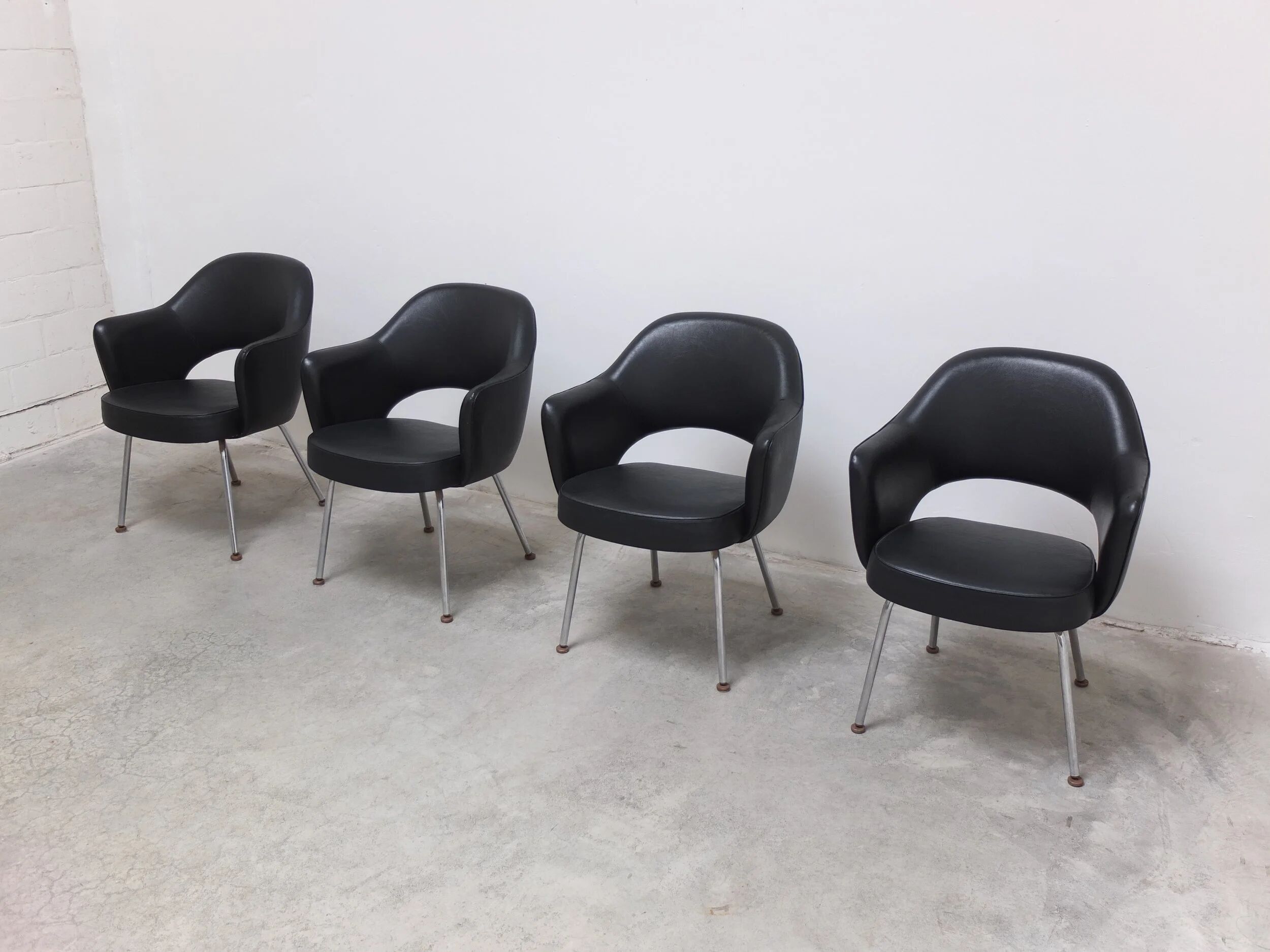 Original set of 4 'Executive' armchairs by Eero Saarinen for Knoll, 1960s
