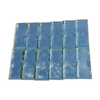 Bevelled mirror knife rest