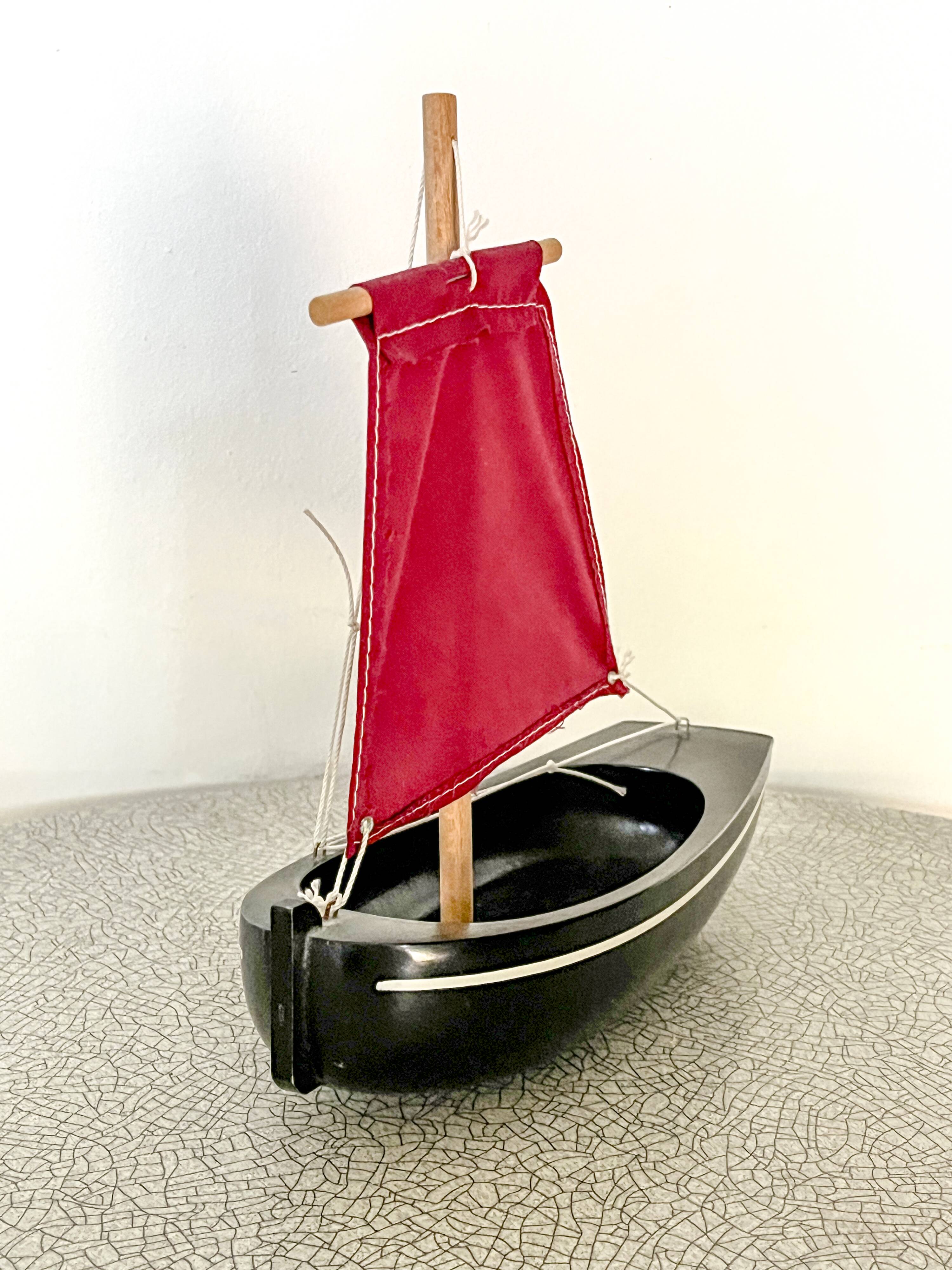"Le Misainier" pond sailboat by the French brand Tirot, vintage toy