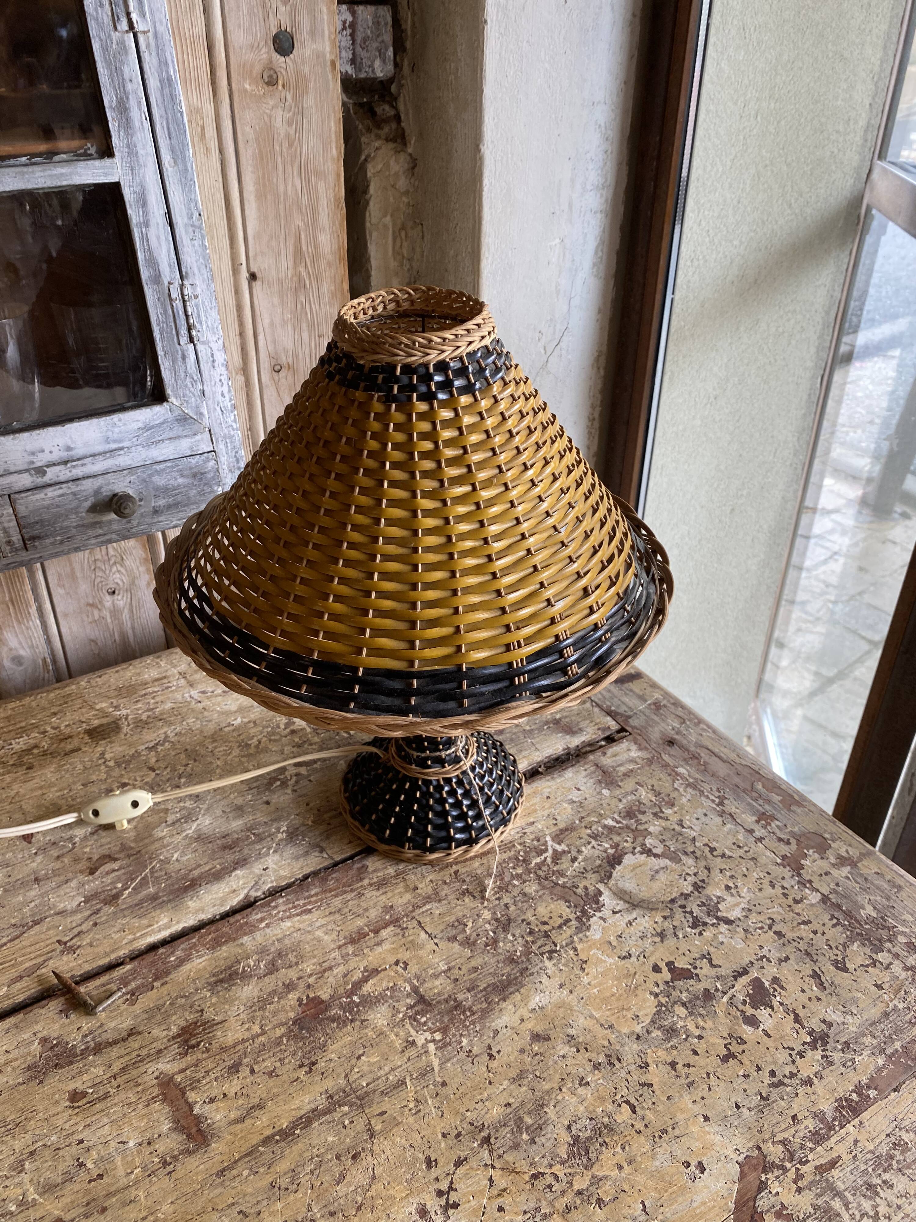Wicker lamp