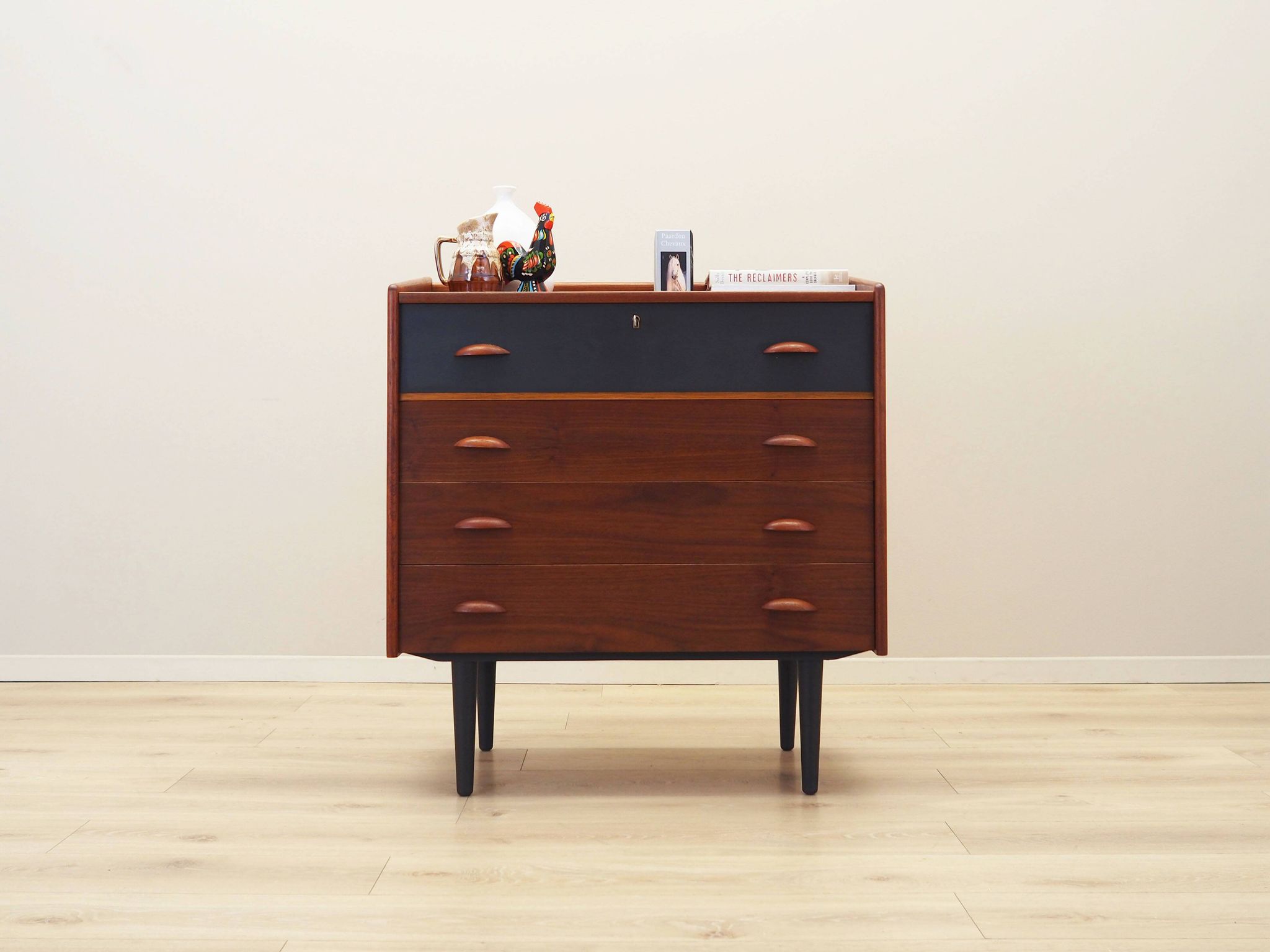 Coiffeuse en teck, design danois, années 1970, production : Danemark
