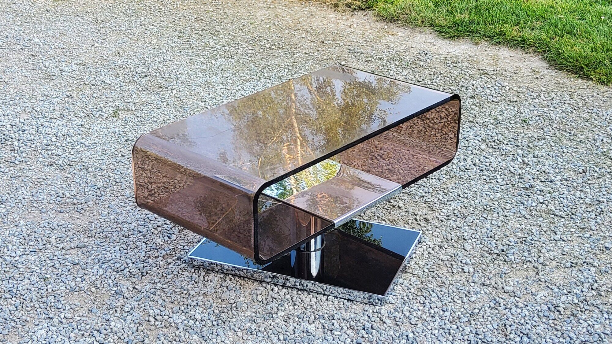 Coffee table from the 70s in chromed steel and smoked plexiglass double swivel trays