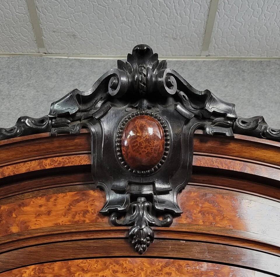 Parisian mirrored armoire in Louis XVI style in rosewood and elm burl