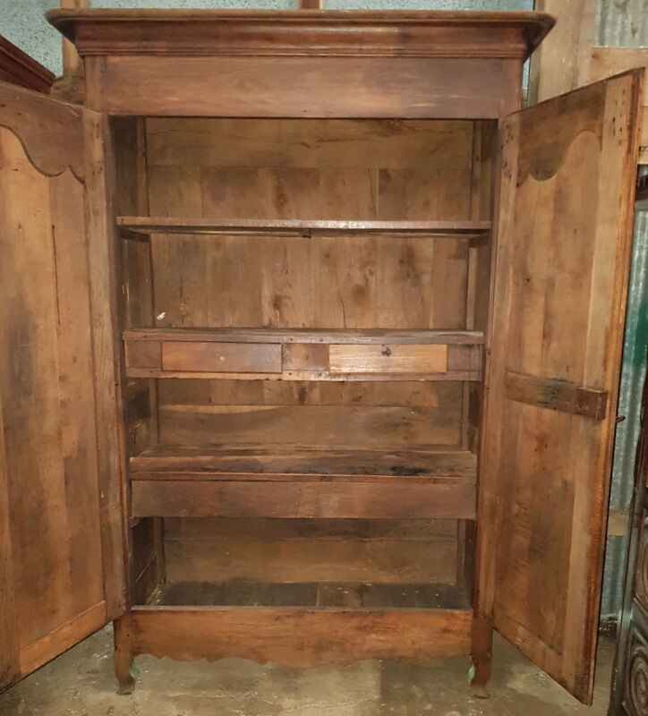 Old tinted wood laundry cabinet