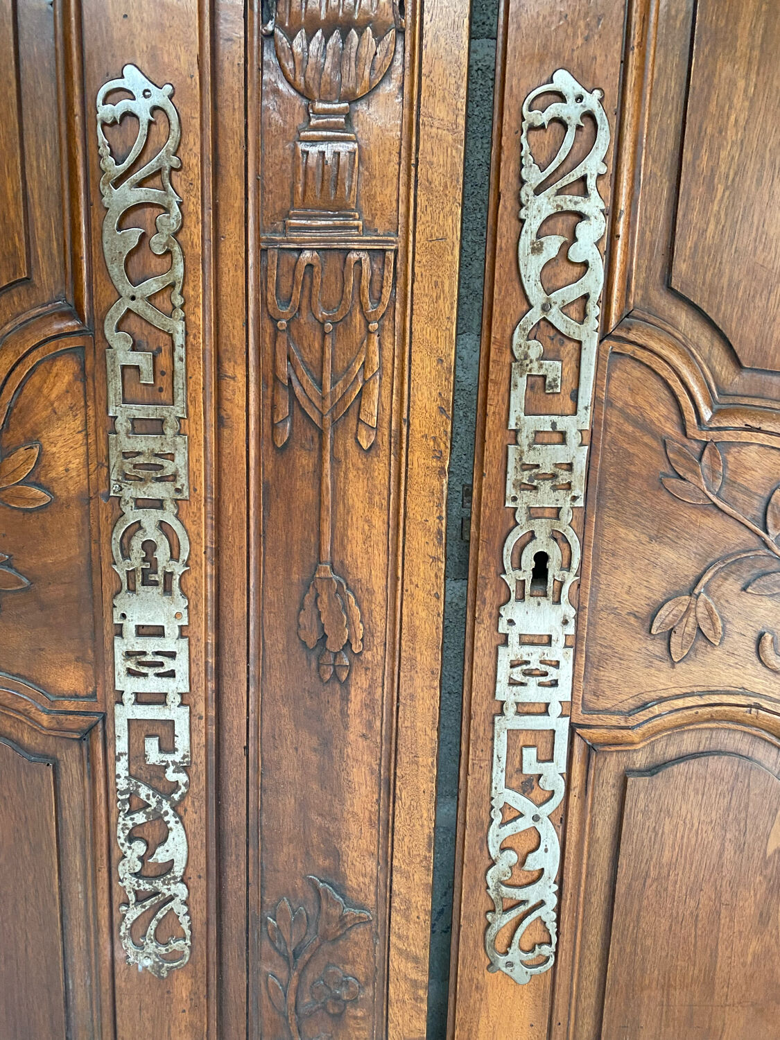 Pair of doors walnut 18th