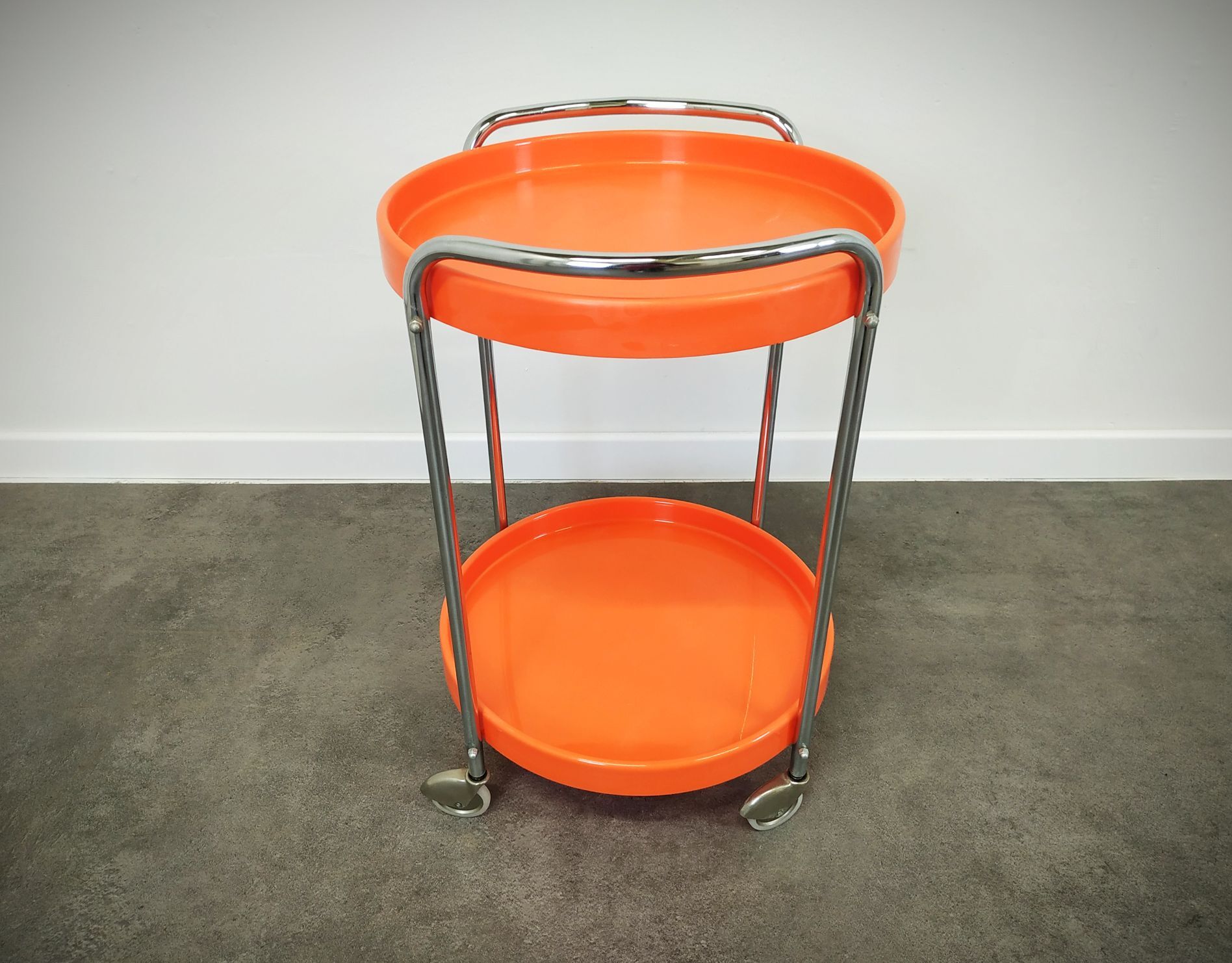 70's wheeled service