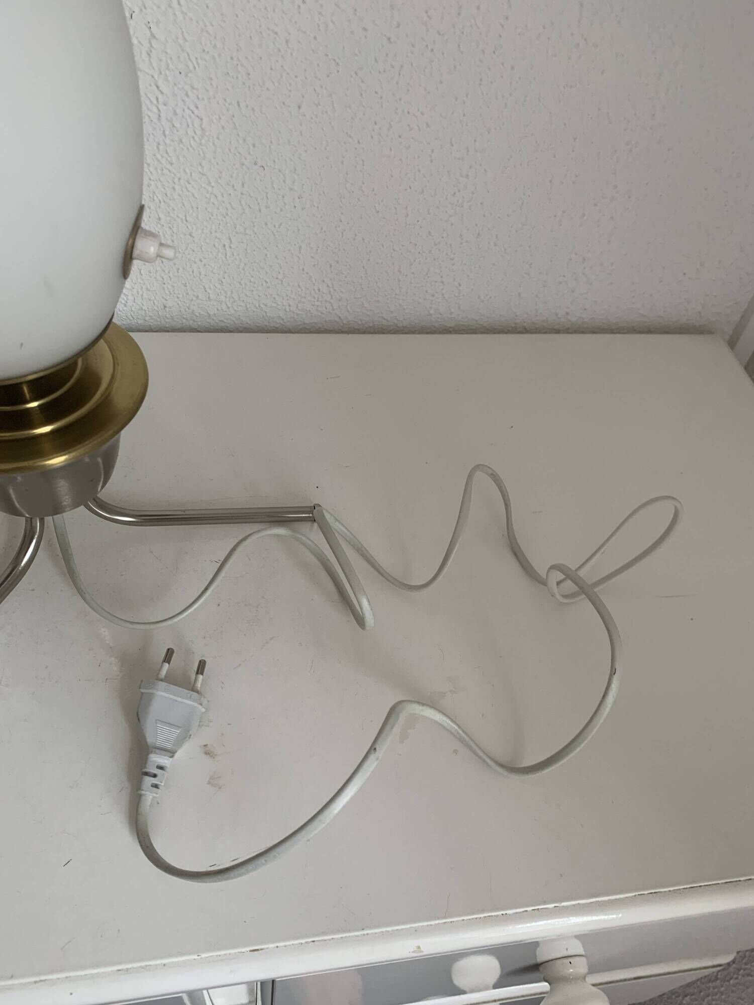 Vintage 1960 tripod opaline lamp mid-century design - 34 cm