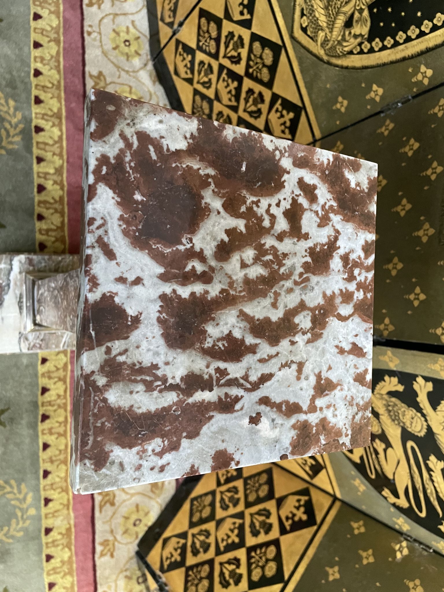 Selette gaine en marbre et bronze